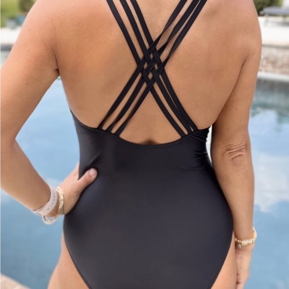 Women’s One Piece Swimsuit Boutique XL New - Picture 13 of 15